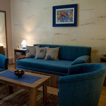 Guest House A'Storia Ruma Exterior foto